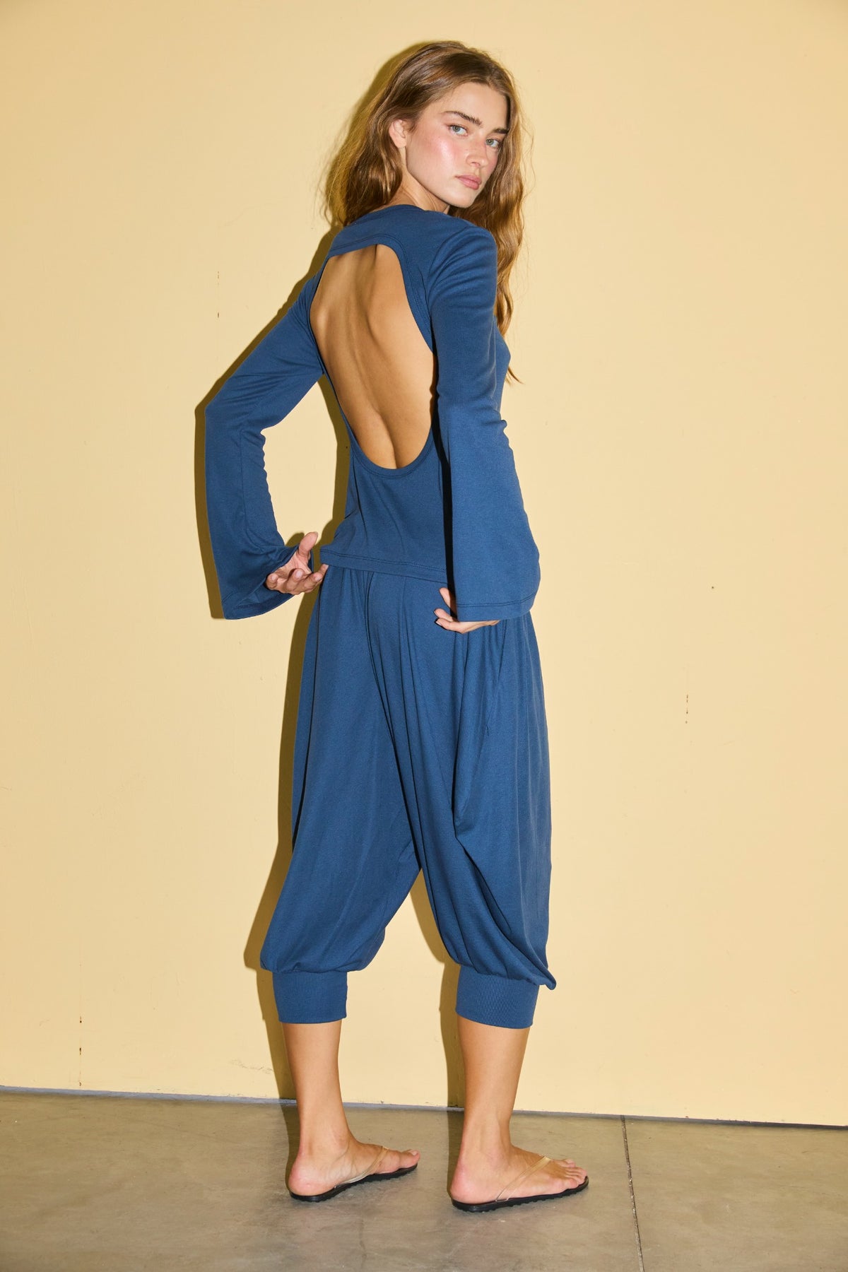 SOREN OPEN BACK TOP - כחול נייבי