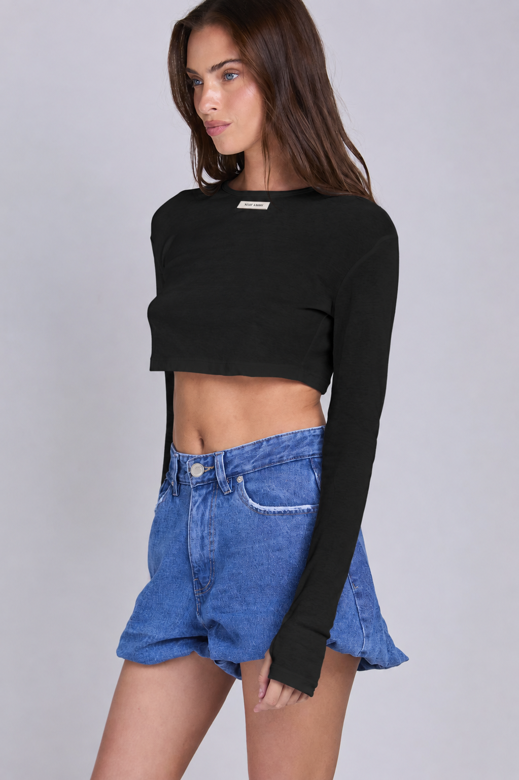 Tissue 02 - Cropped Shirt - שחור