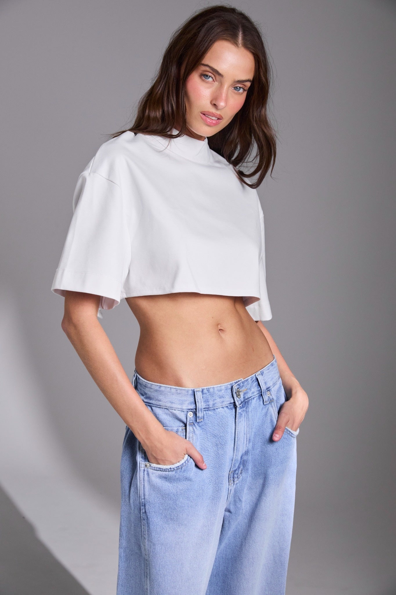 חולצה Cropped Open Back - לבן