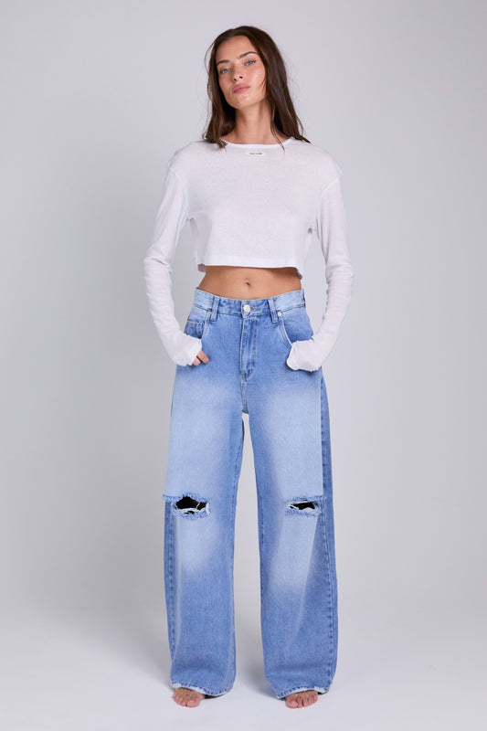 D13 - Knee Cut Jeans