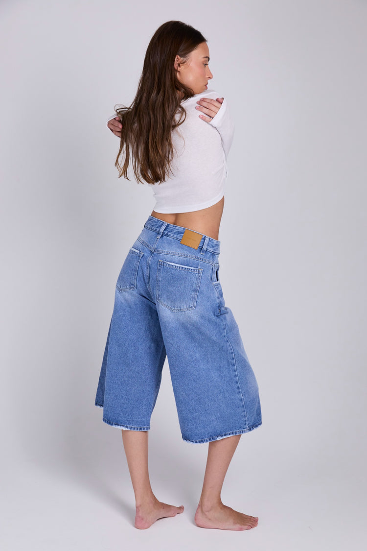 D03 - Light Jeans Bermuda