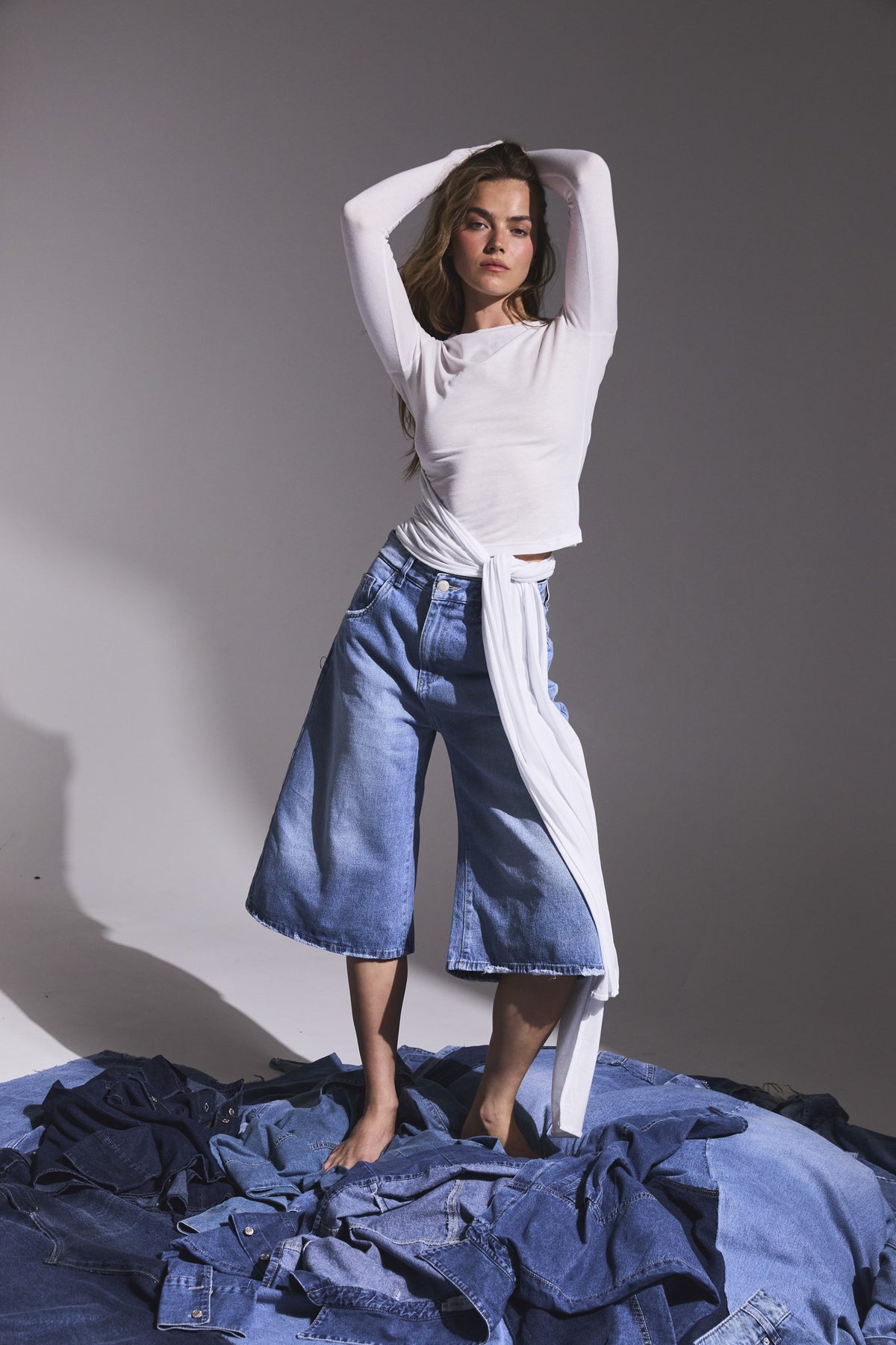 THE TIE TOP - WHITE