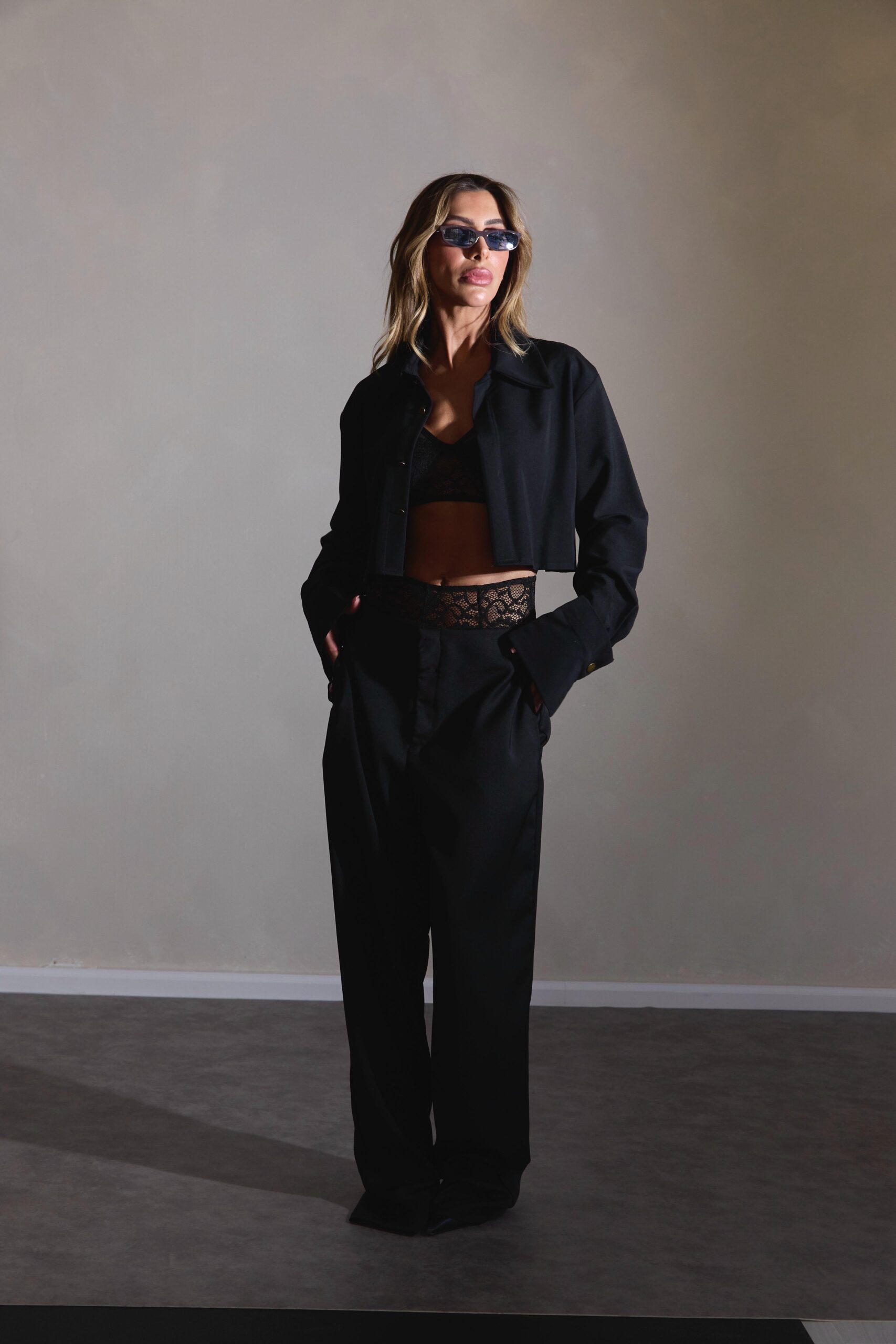 חולצת ברנדה - שחור