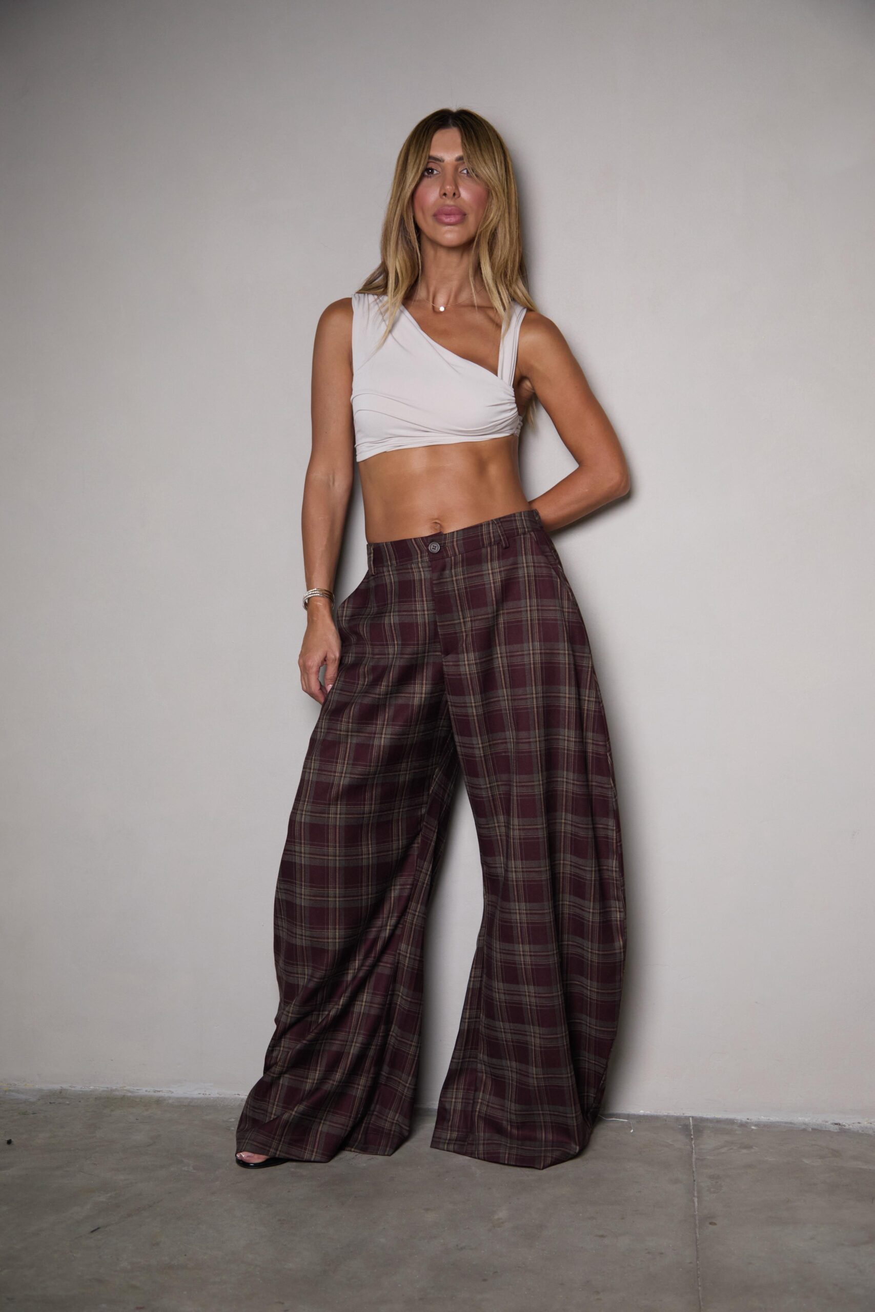 טופ אלה - בז'