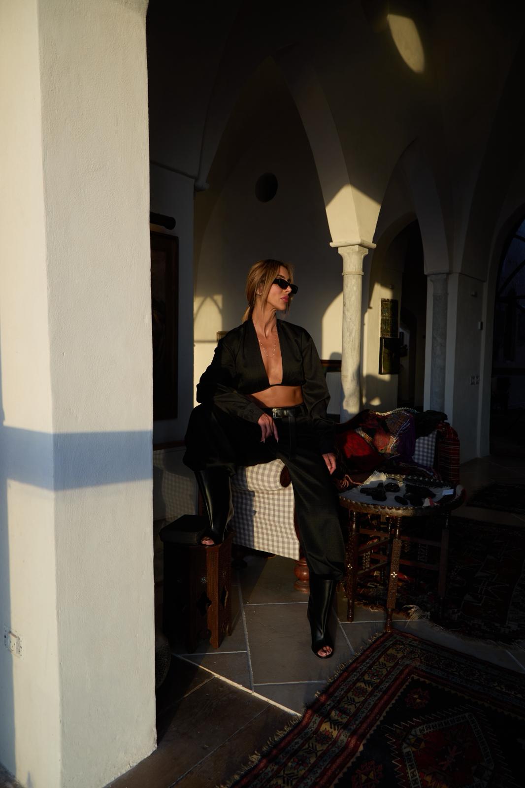 חולצת לואיס - שחור