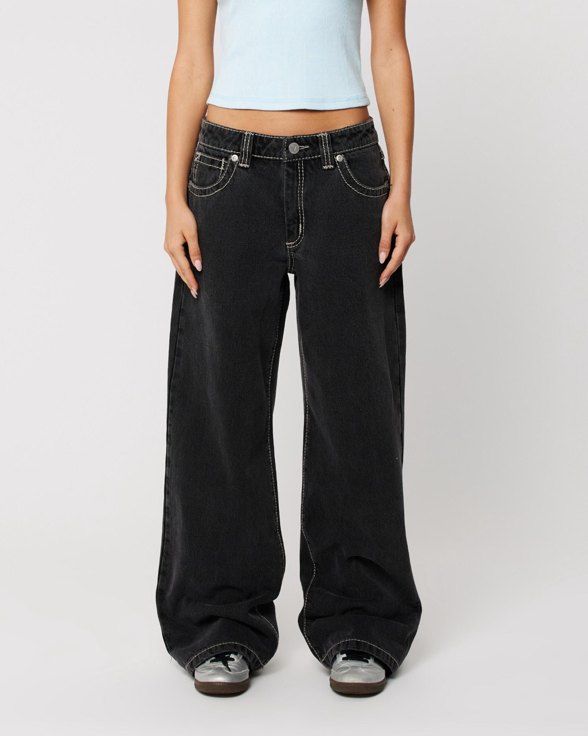 ג'ינס TRF גזרה בינונית ישרה עם לולאות חגורה