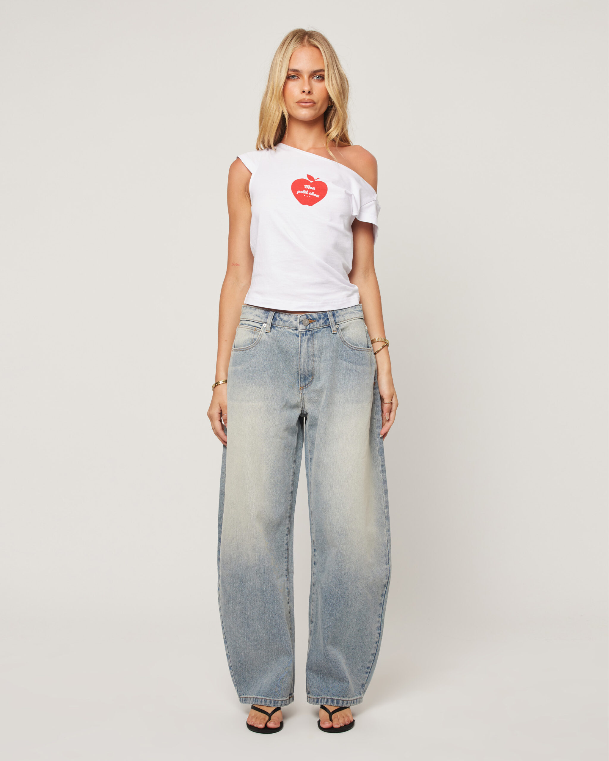 ג'ינס בלוני בגזרה גבוהה