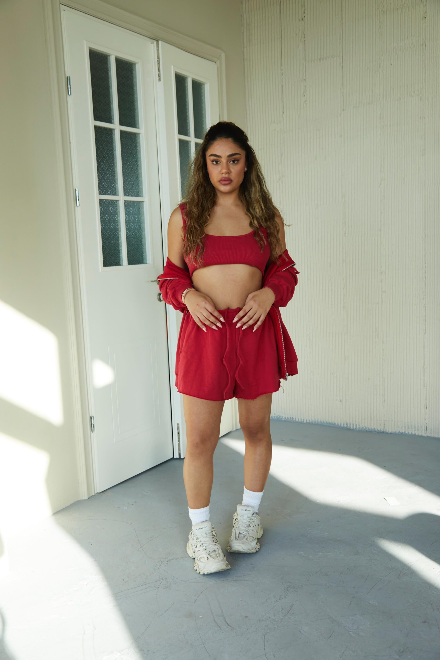 חליפת מוריה – אדום