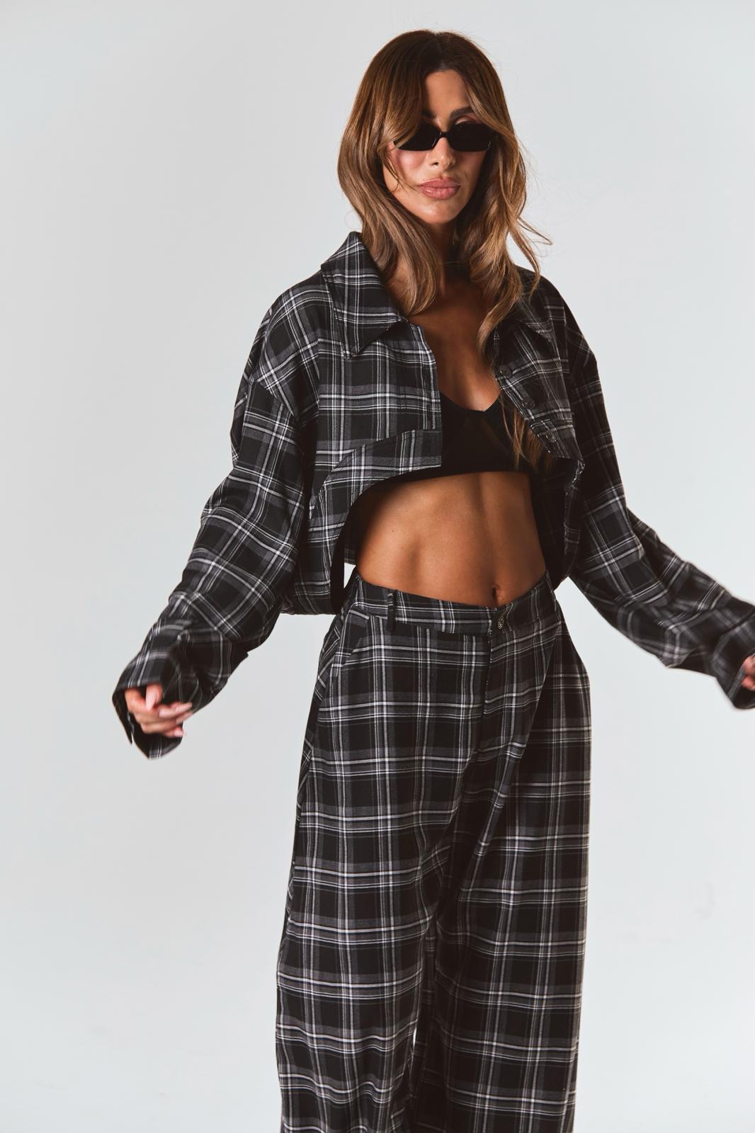 חולצת INES - משובץ שחור