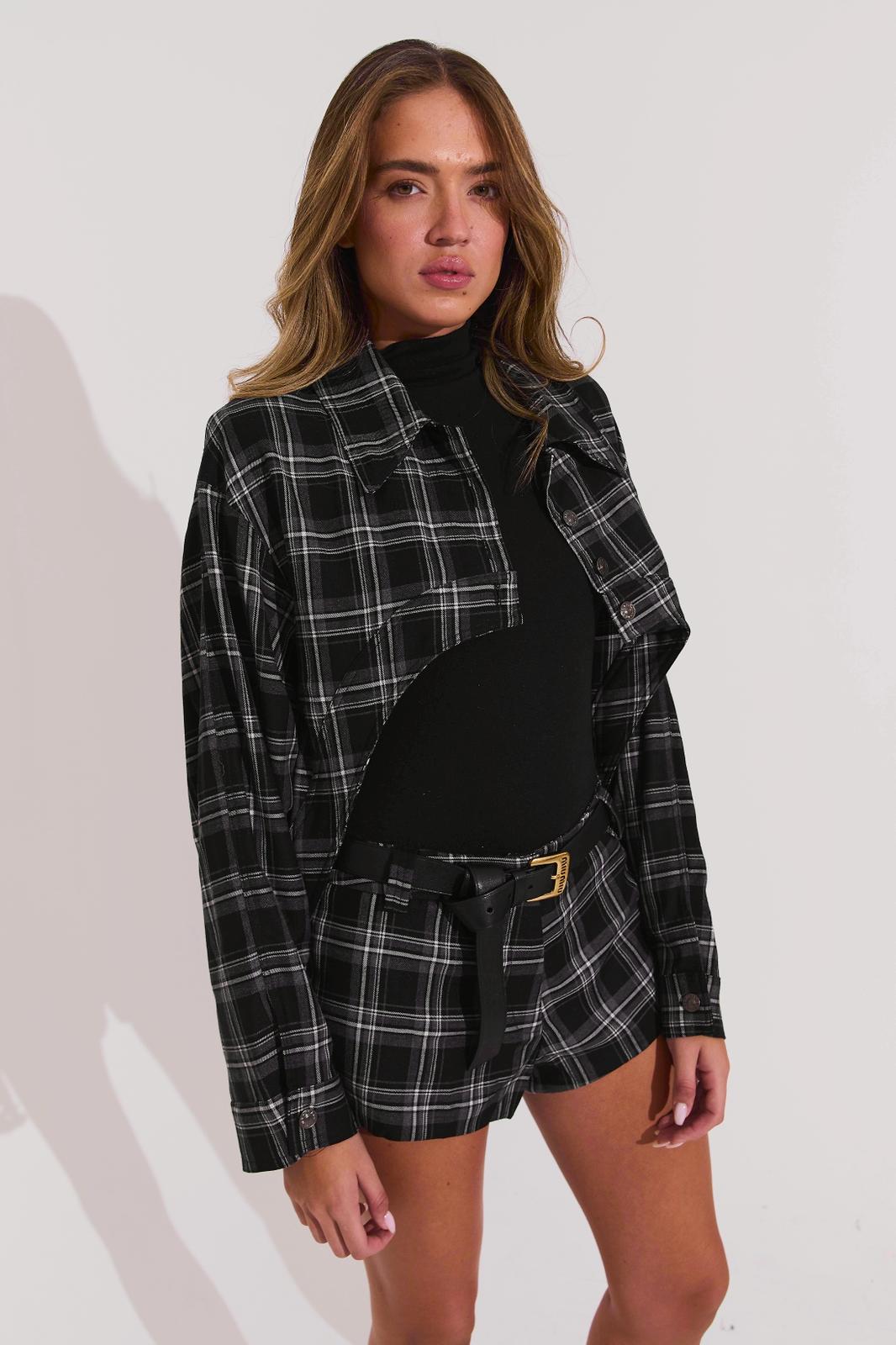 חולצת INES – משובץ שחור