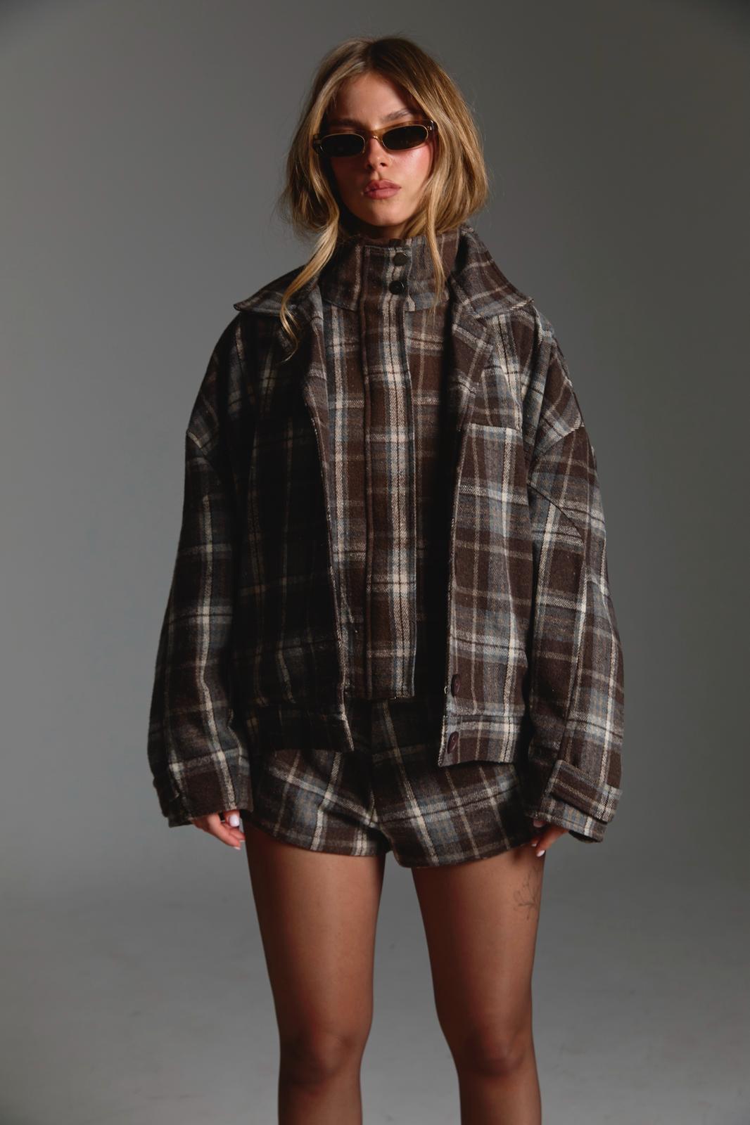 שורט MARCELO  - משובץ חום