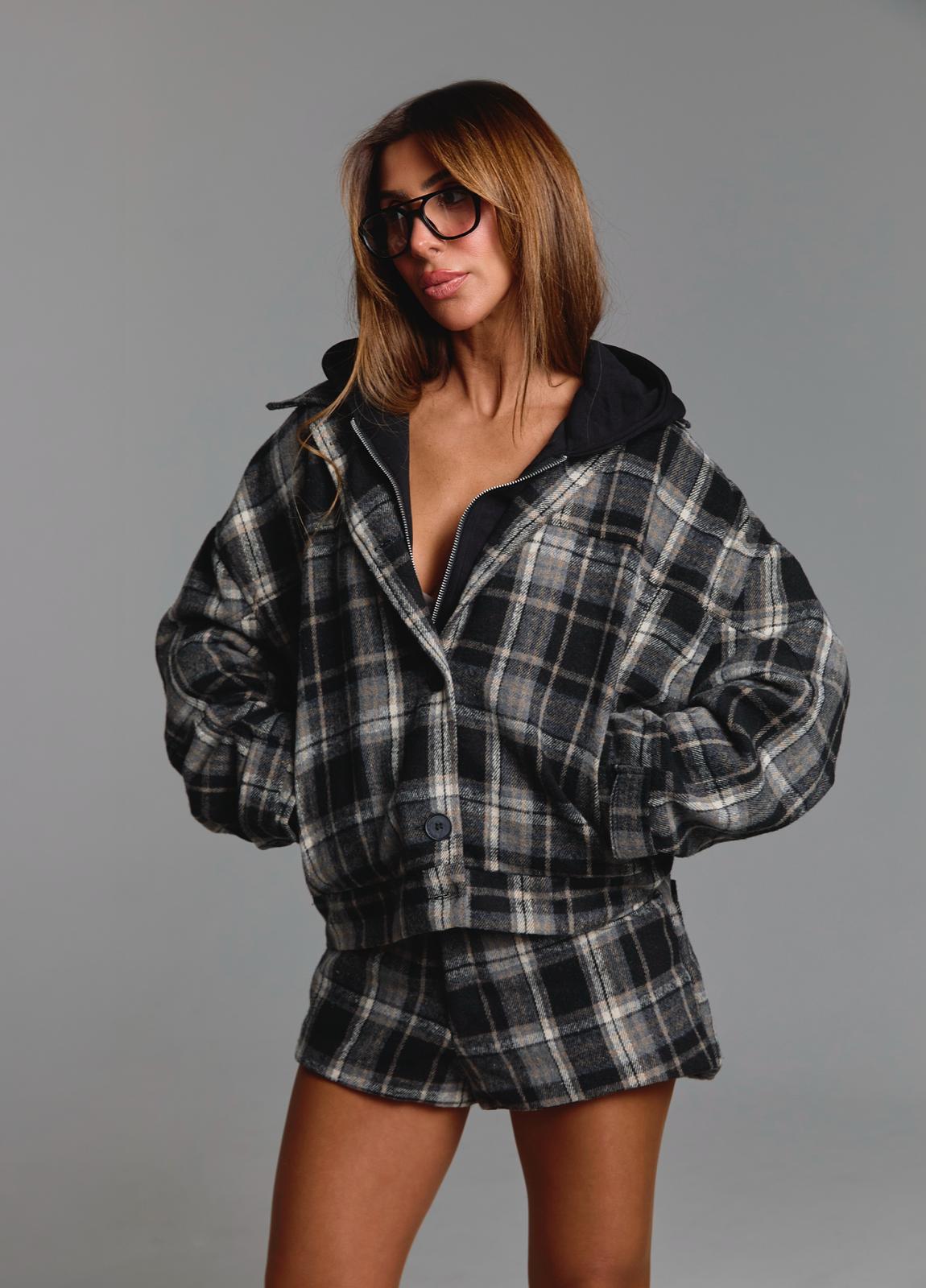 שורט MARCELO – משובץ שחור