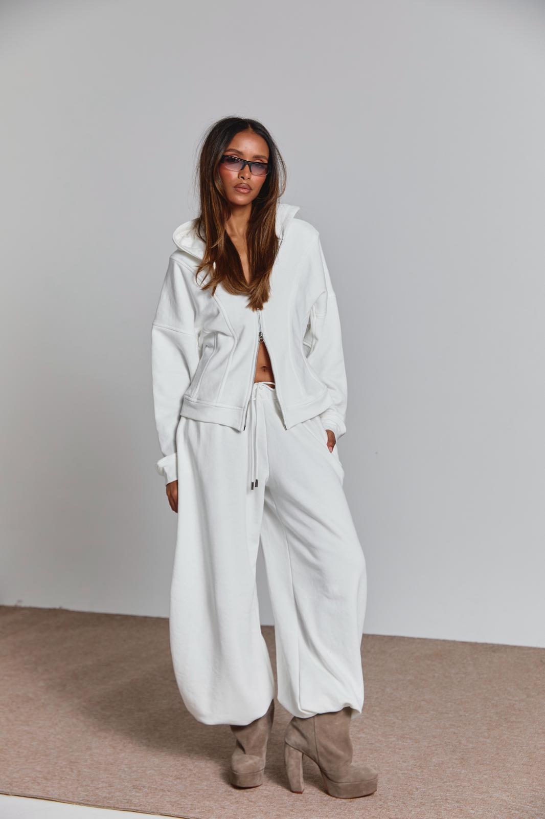 חליפת KIM - שמנת